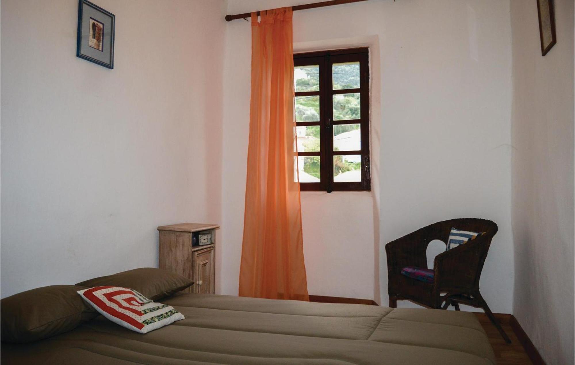 2 Bedroom Beautiful Apartment In Calcatoggio Calcatoggio  Exterior foto