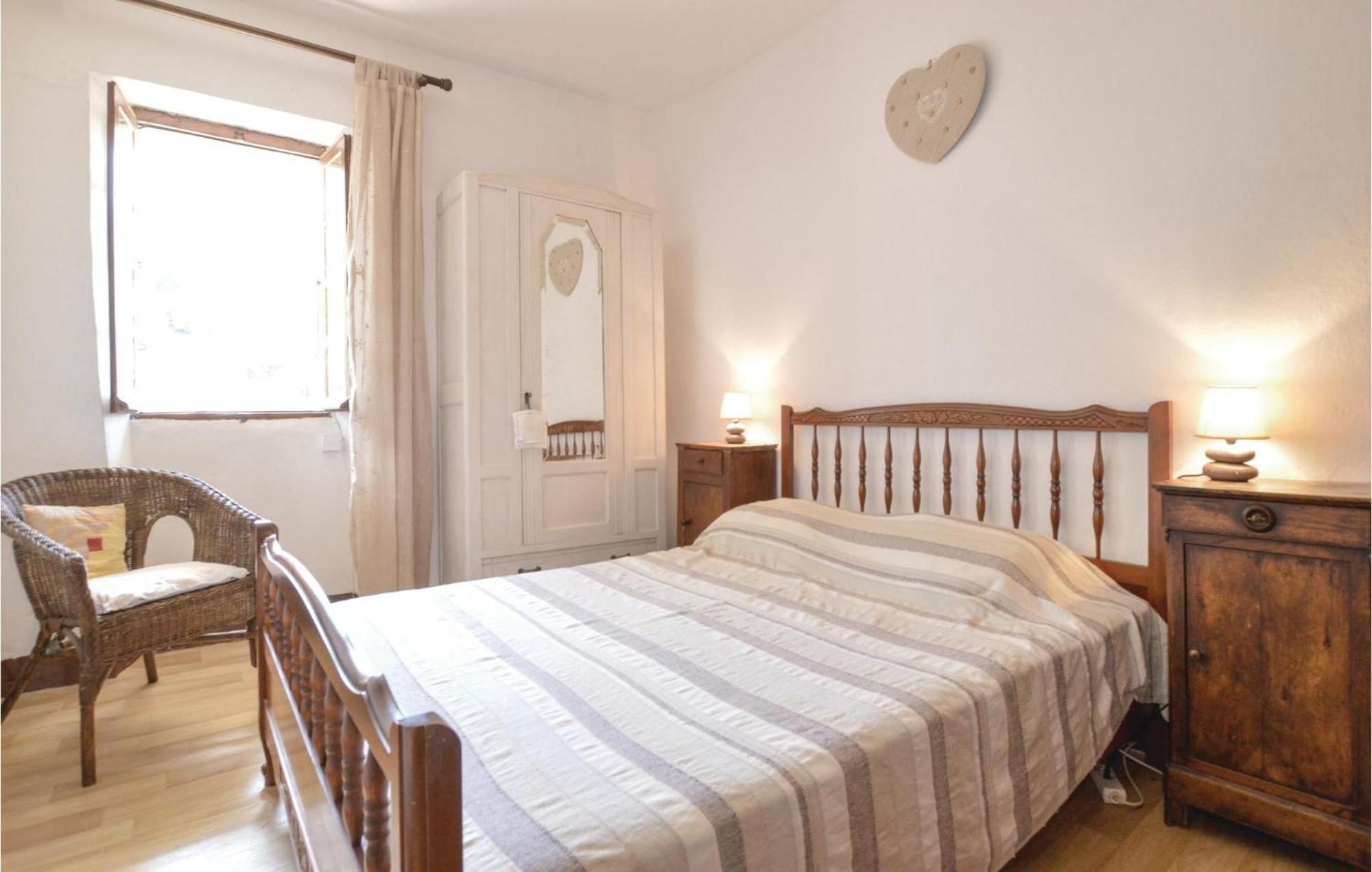 2 Bedroom Beautiful Apartment In Calcatoggio Calcatoggio  Exterior foto
